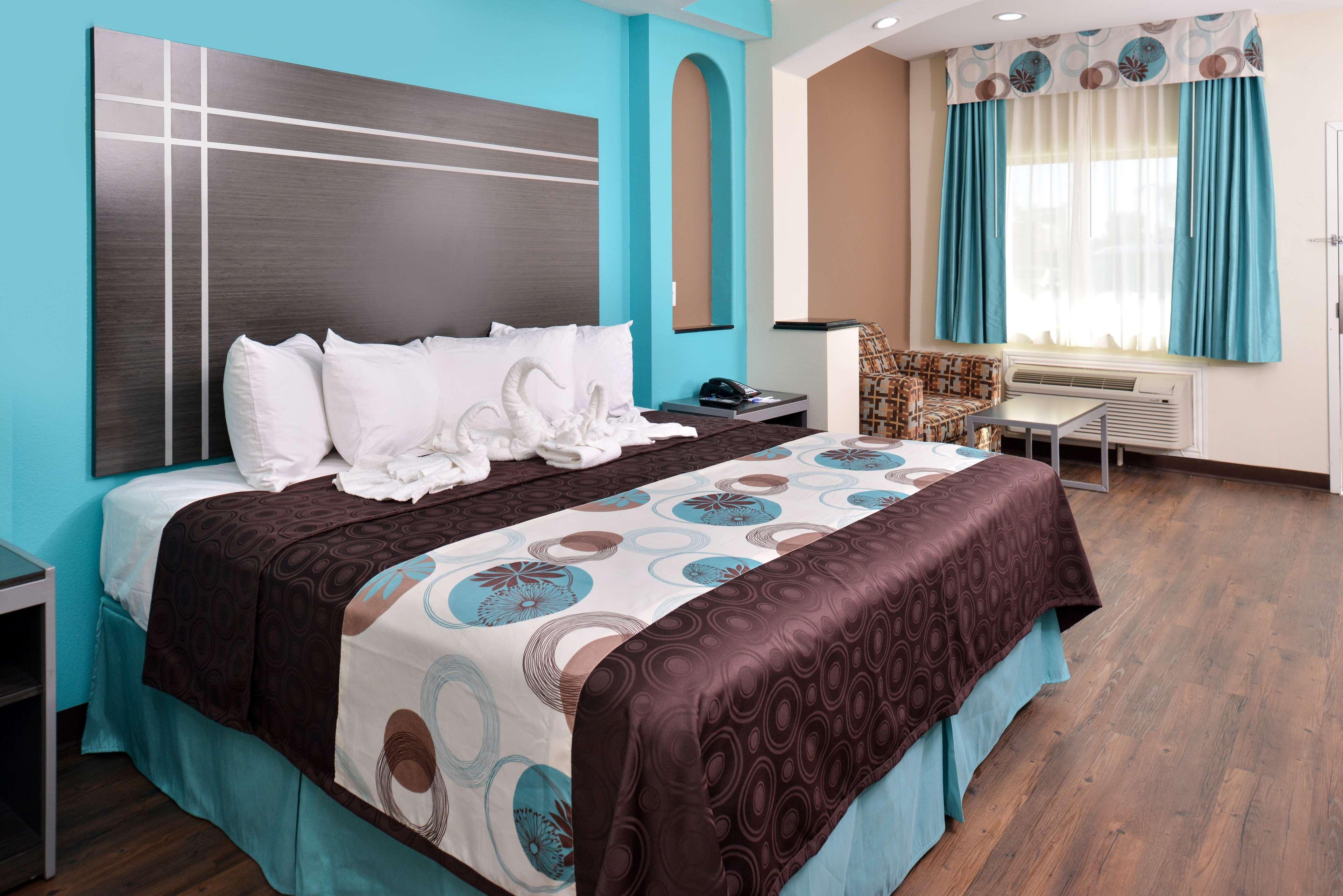 Americas Best Value Inn & Suites - Houston/Hwy 6 & Westpark Mission Bend Екстериор снимка