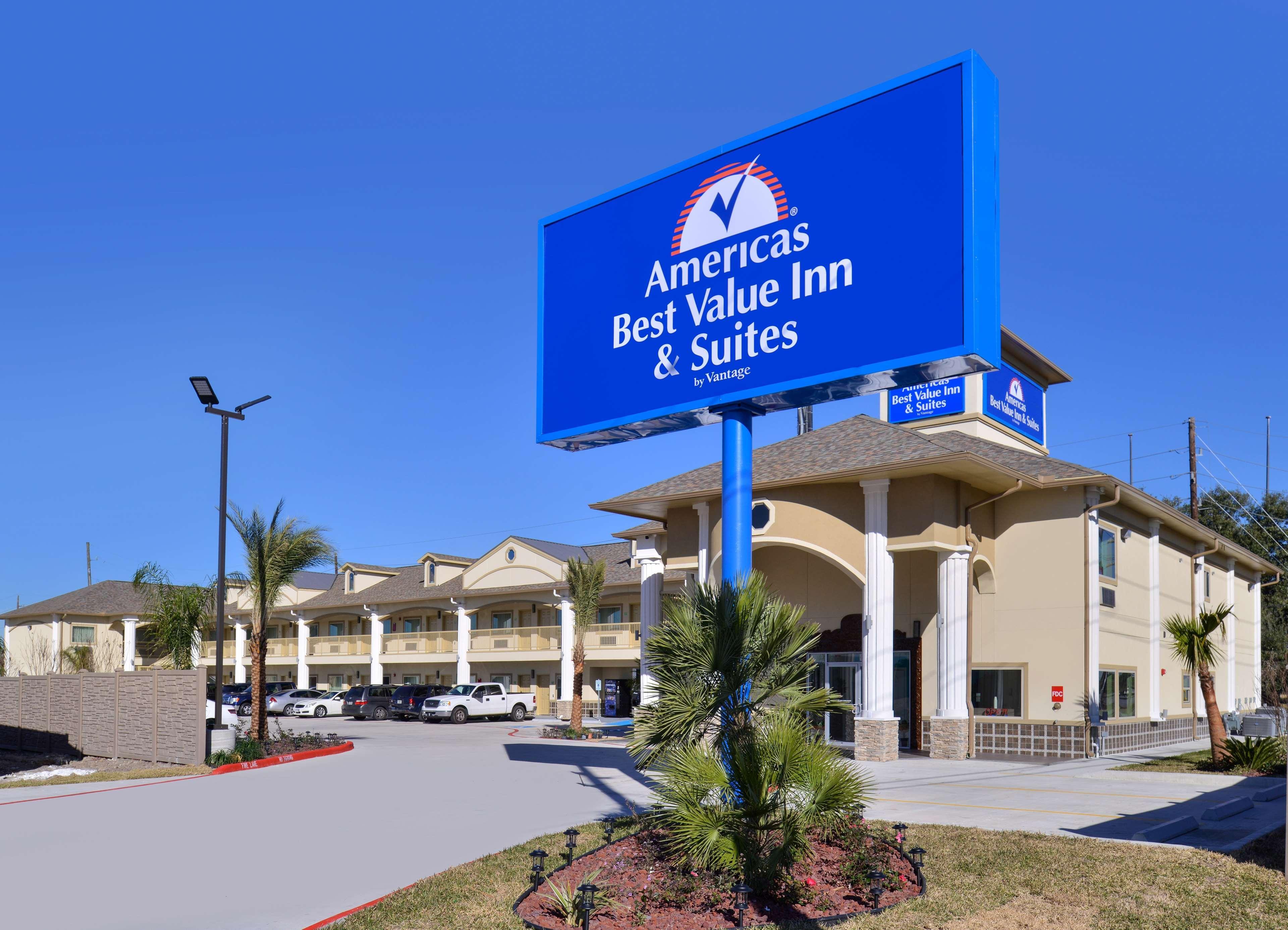 Americas Best Value Inn & Suites - Houston/Hwy 6 & Westpark Mission Bend Екстериор снимка