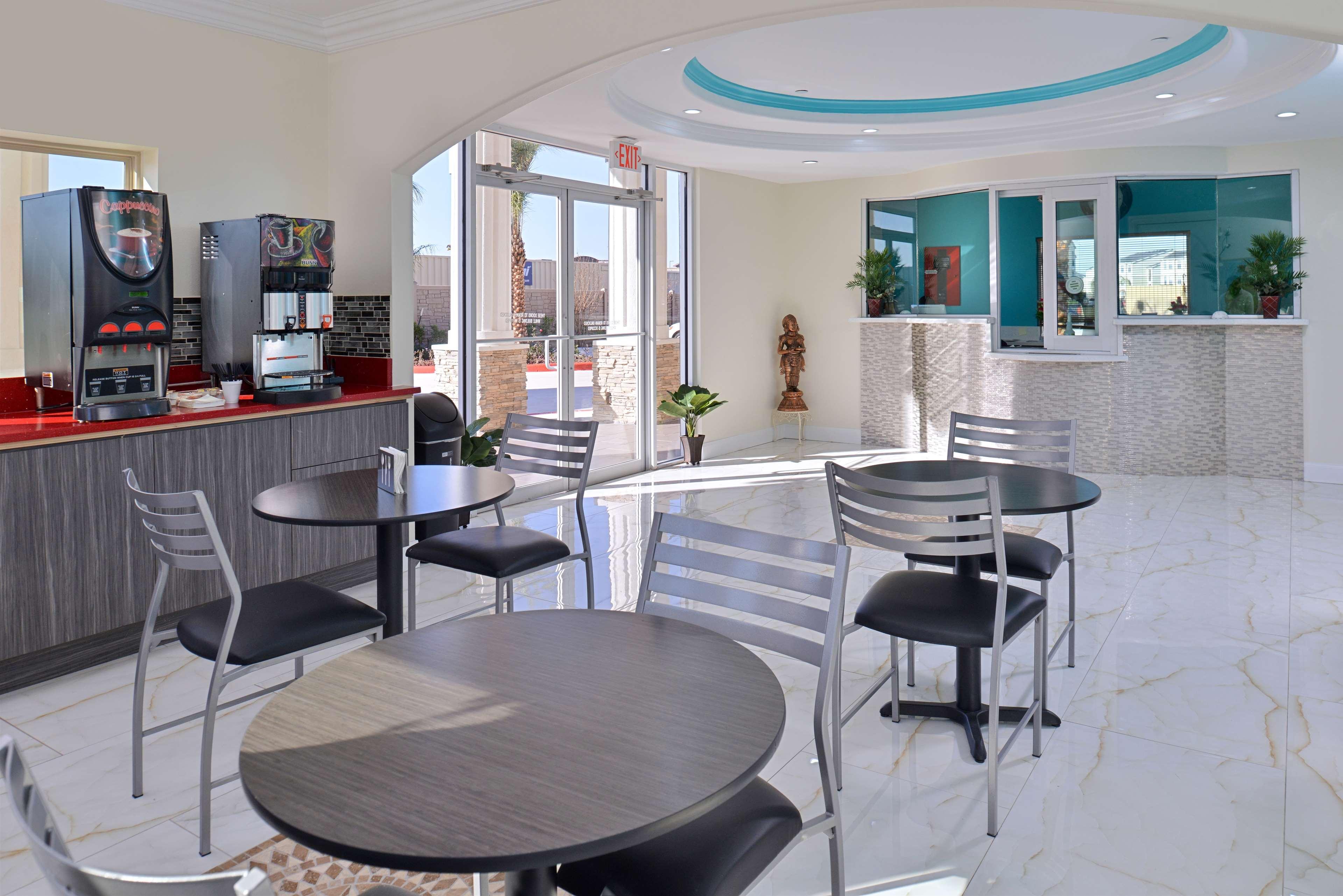 Americas Best Value Inn & Suites - Houston/Hwy 6 & Westpark Mission Bend Екстериор снимка