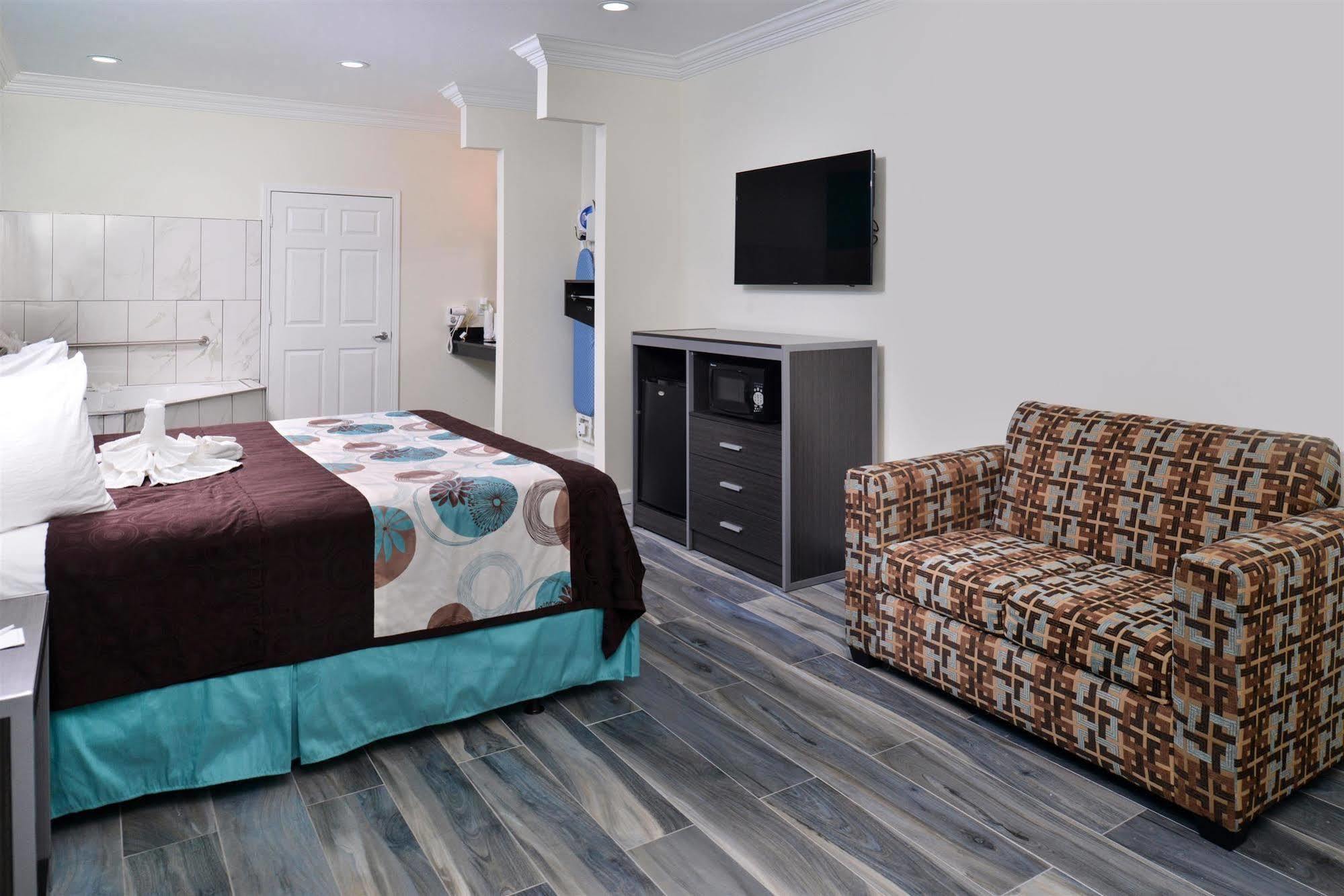 Americas Best Value Inn & Suites - Houston/Hwy 6 & Westpark Mission Bend Екстериор снимка